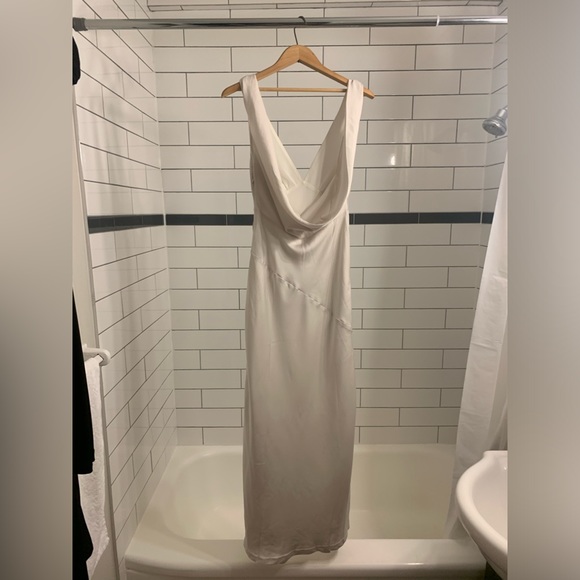 Meshki Nadia Satin Dress - Picture 2 of 6